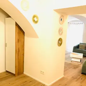 Atelier - With Garden Apartment